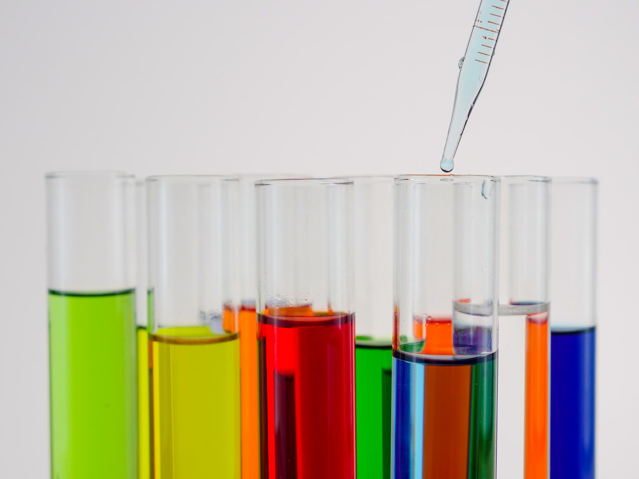 Rodzaje probówek laboratoryjnych — Klucz do precyzyjnych wyników badań